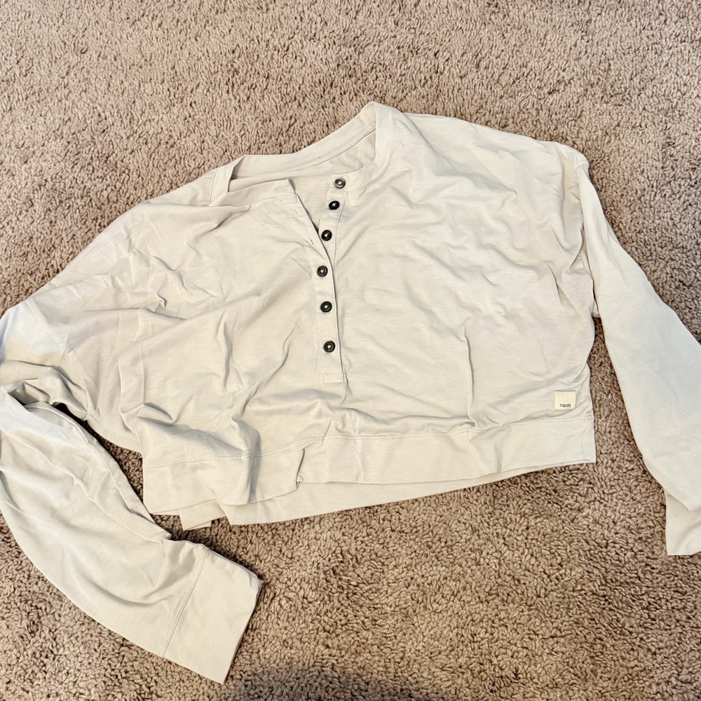 Vuori Women's Crop Henley Top in Light Cream